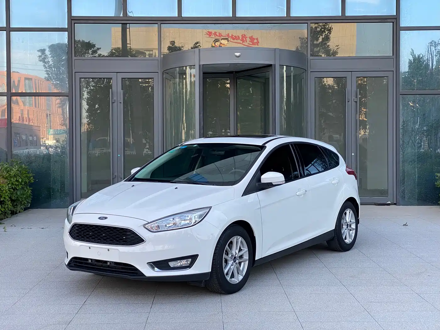 Фото 1 - Ford Focus