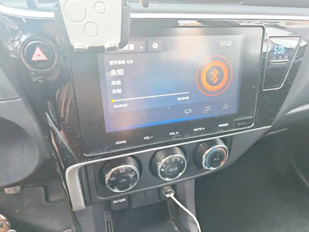 Фото 9 - Toyota Corolla