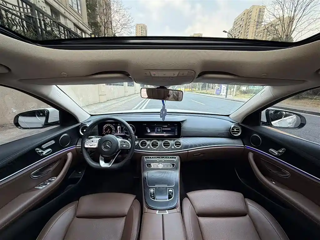 Mercedes-Benz E-Class 2019 E 200 L Sport фото 13