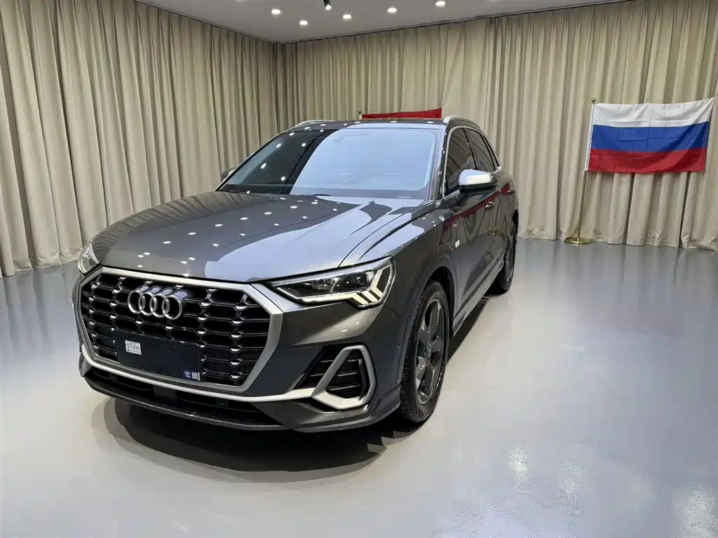 AUDI Q3 2023