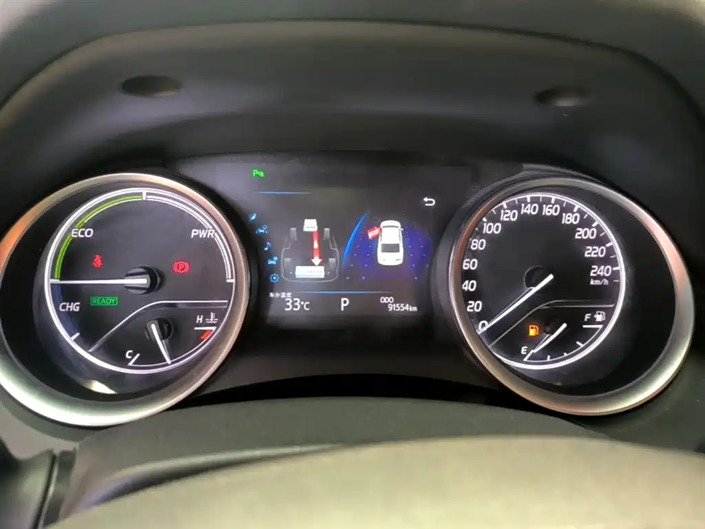 Toyota Camry 2018 Hybrid 2.5HG Luxury Edition фото 12