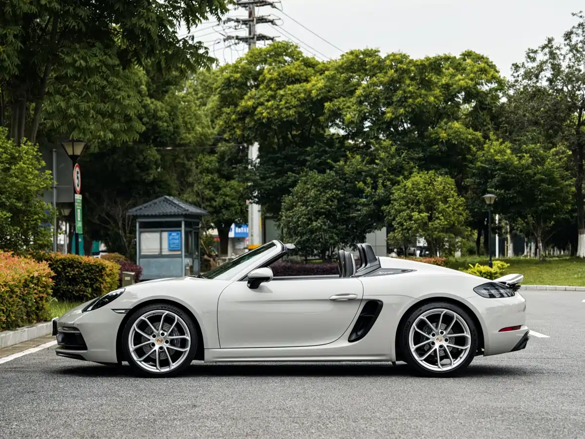 Porsche 718 2022 Spyder 2.0T фото 3
