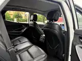 Photo 8 - Hyundai Santa Fe