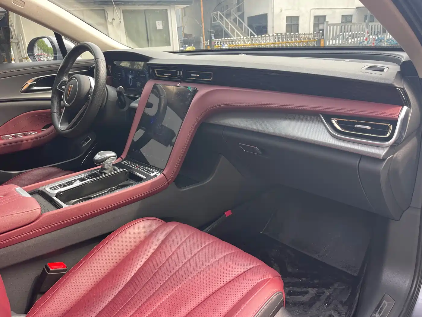 Hongqi H5 2024 2.0T Automatic Smart Connect Flag Smooth Edition фото 17