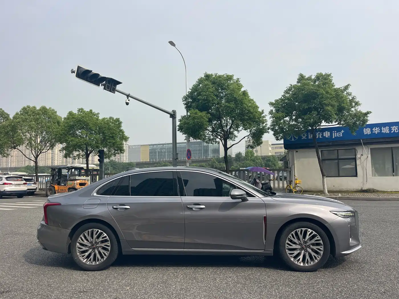 Hongqi H5 2024 2.0T Automatic Smart Connect Flag Smooth Edition фото 21