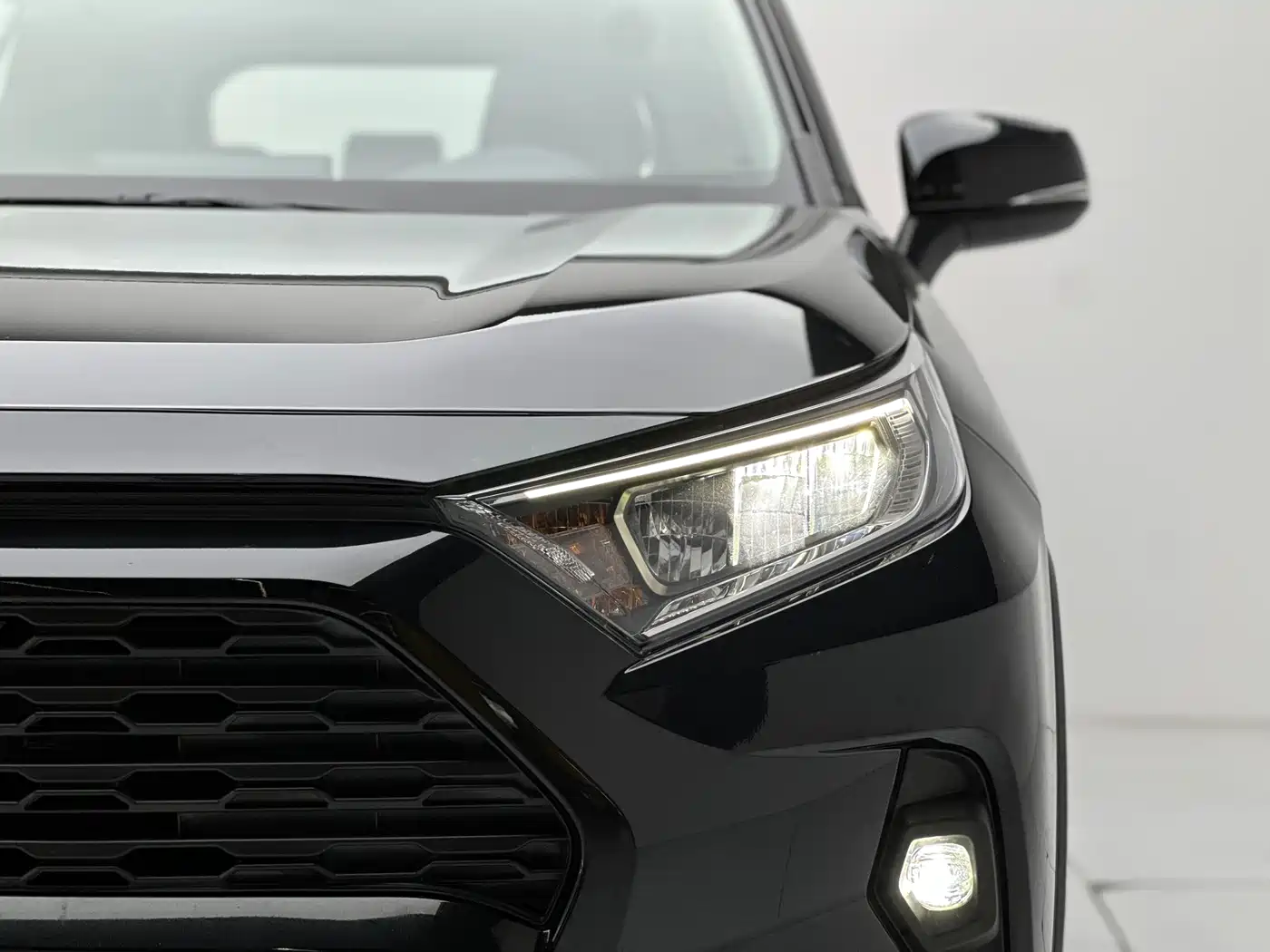 Toyota RAV4 Rongfang 2022 2.0L CVT 2WD Urban Edition фото 16