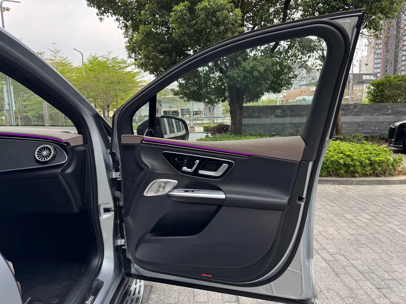 MERCEDES-BENZ EQE SUV