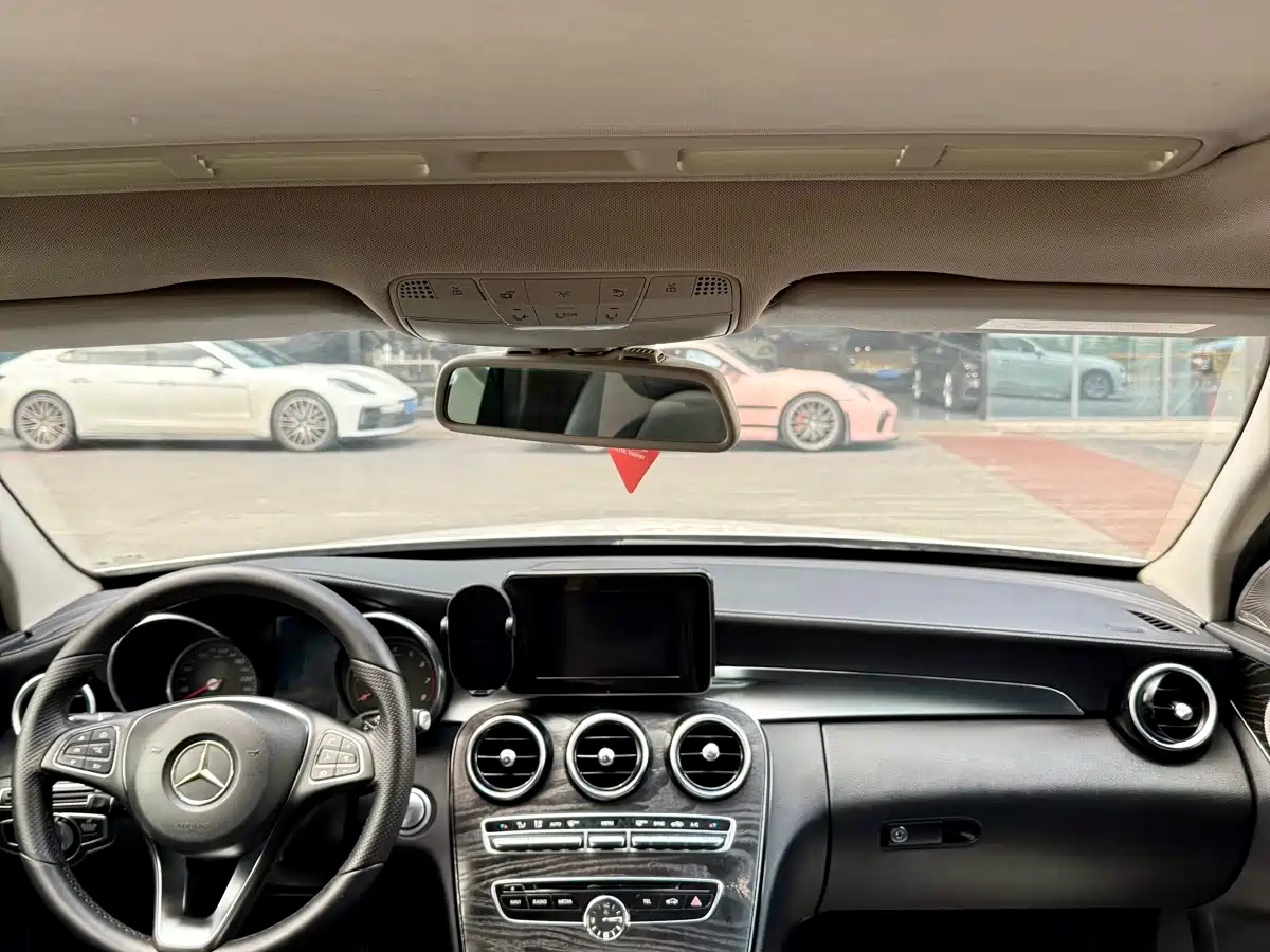 Mercedes-Benz C-Class 2016 C 180 L Sport фото 4