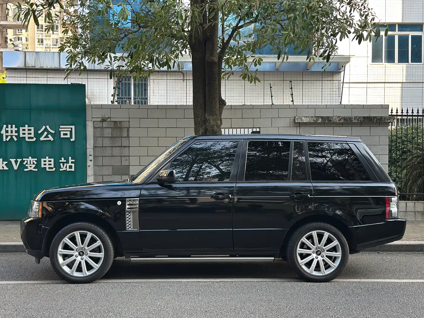 Land Rover Range Rover 2011 5.0 NA V8 HSE фото 21