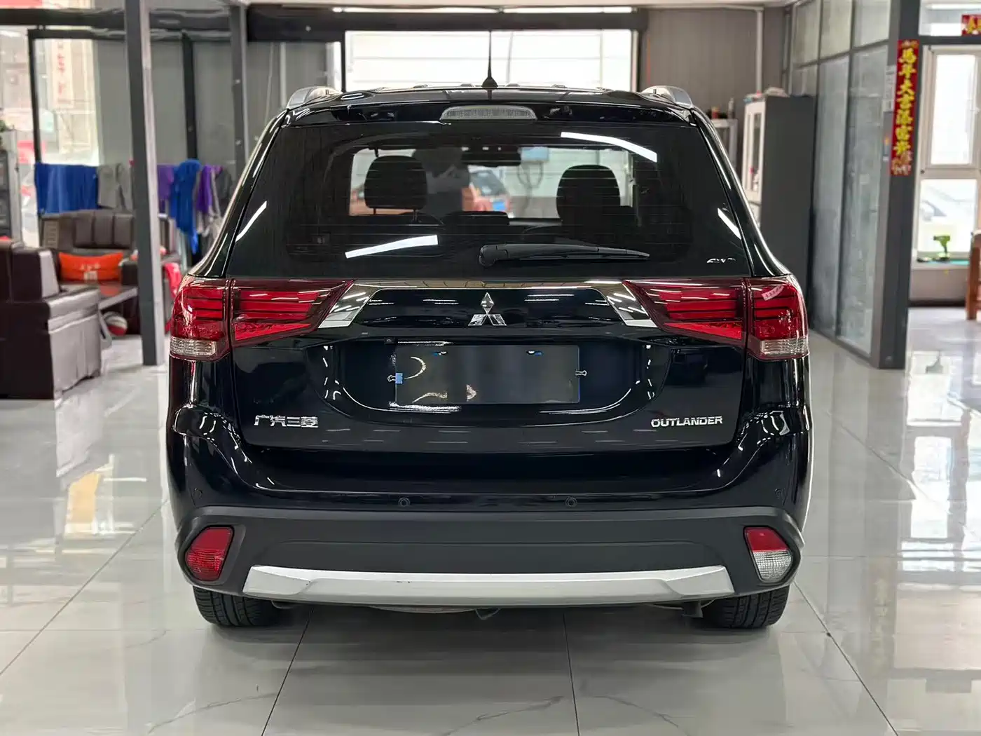 Mitsubishi Outlander 2016 2.4L 4WD Luxury Edition 7-seater фото 3