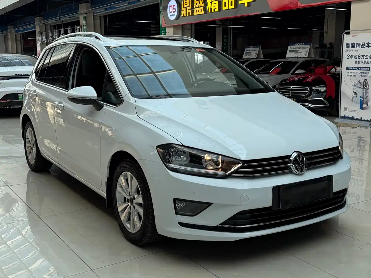 Volkswagen Golf Sportsvan 2016 230TSI Automatic Progressive фото 3