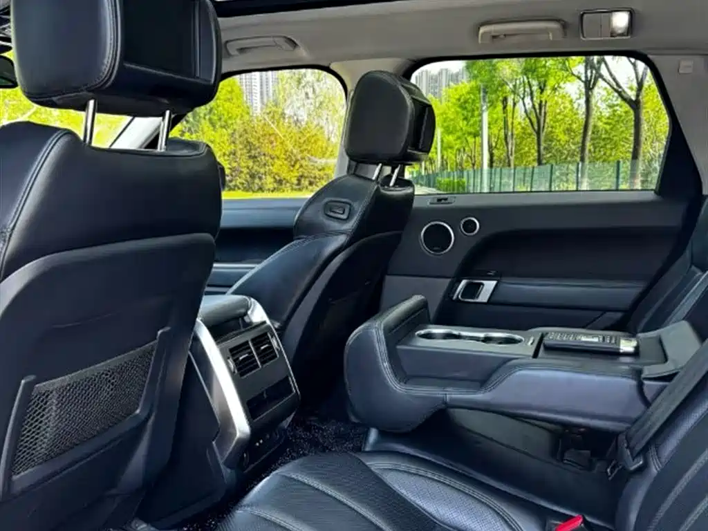 Фото 7 - Land Rover Range Rover Sport