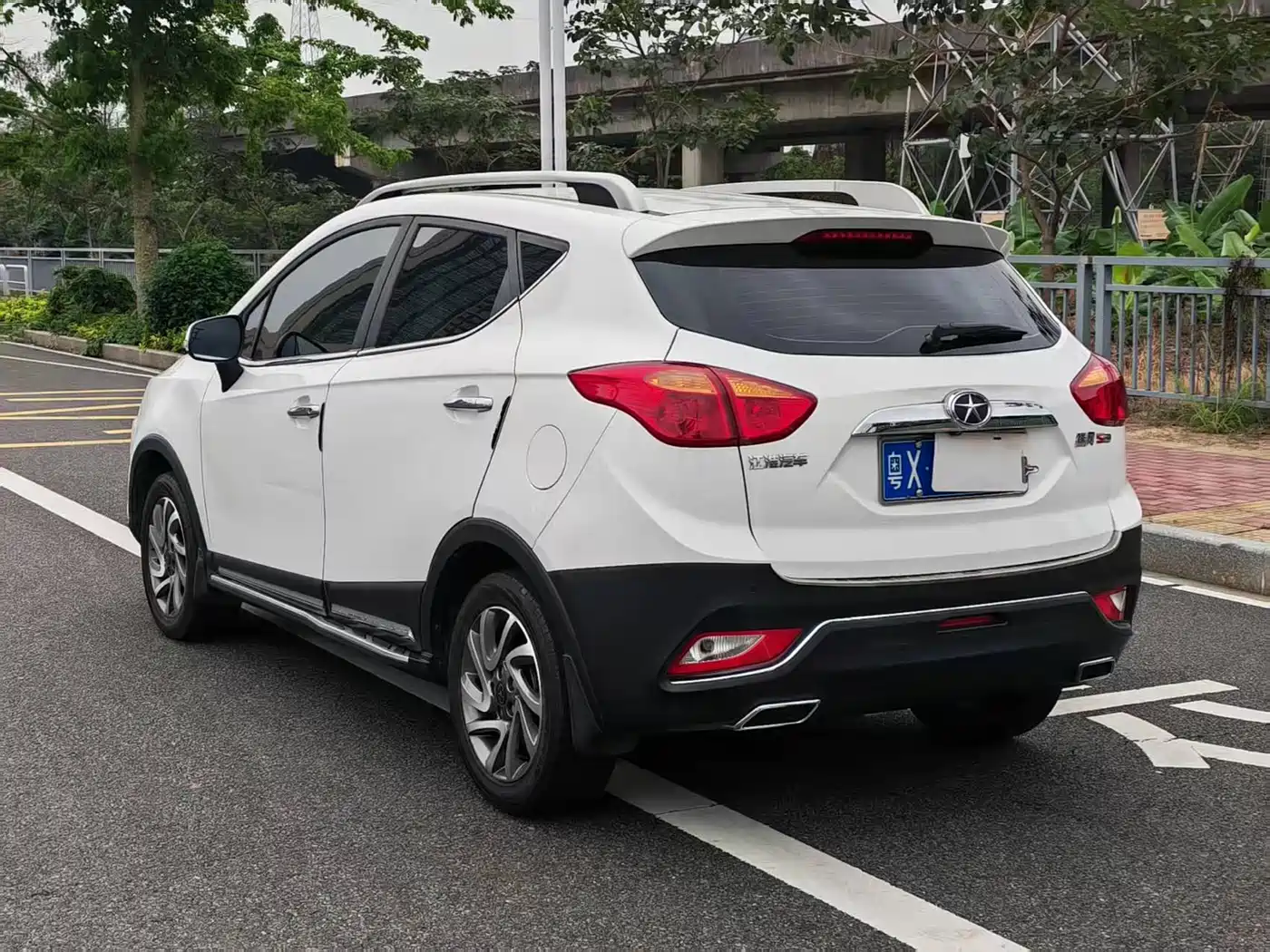 JAC Motors Refine S3 2016 2016 1.5L CVT Luxury Smart