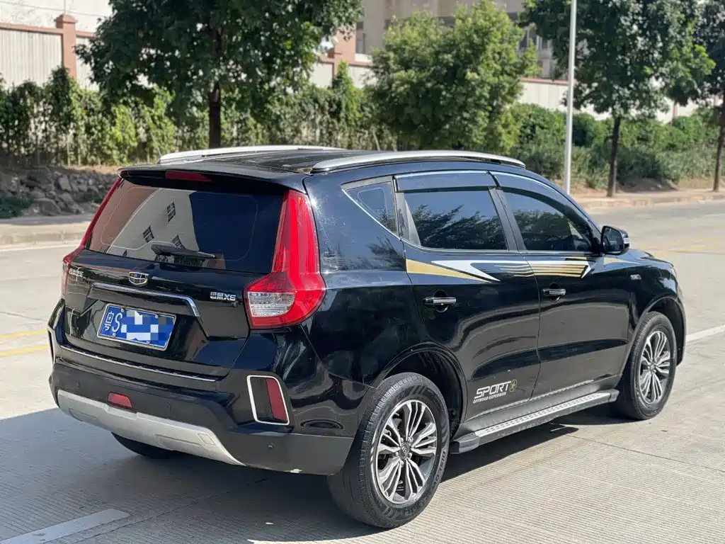 Фото 3 - Geely Emgrand X6