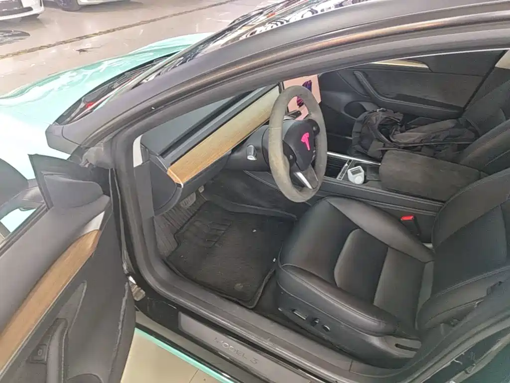 Photo 16 - Tesla Model 3