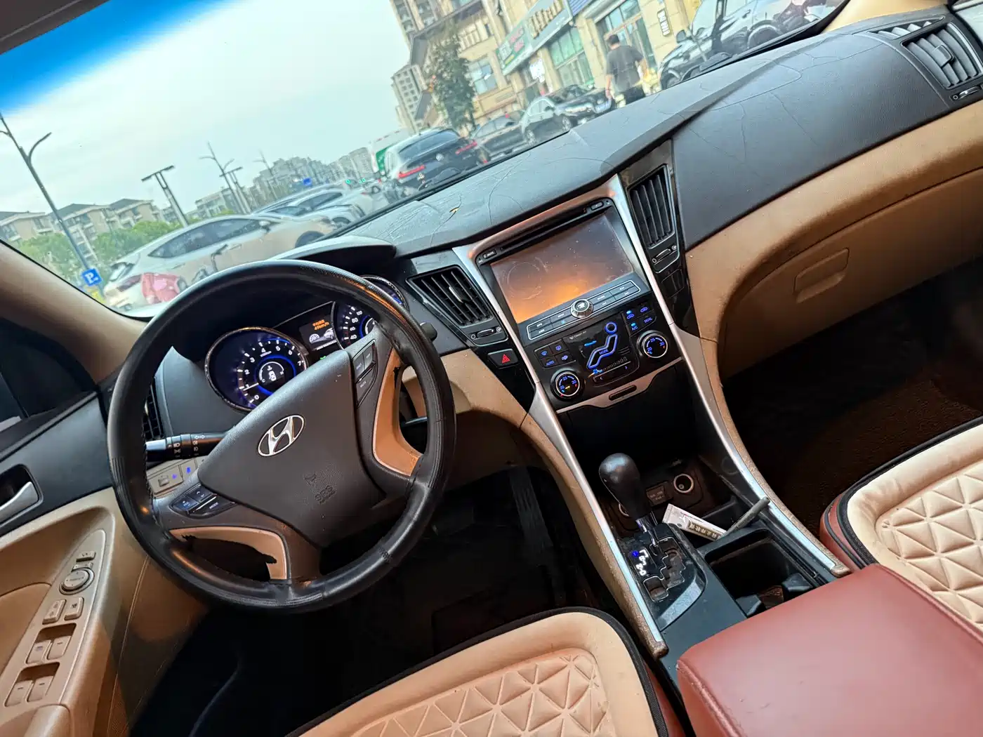 Hyundai Sonata 2011 2.0L Auto Leading Edition фото 7