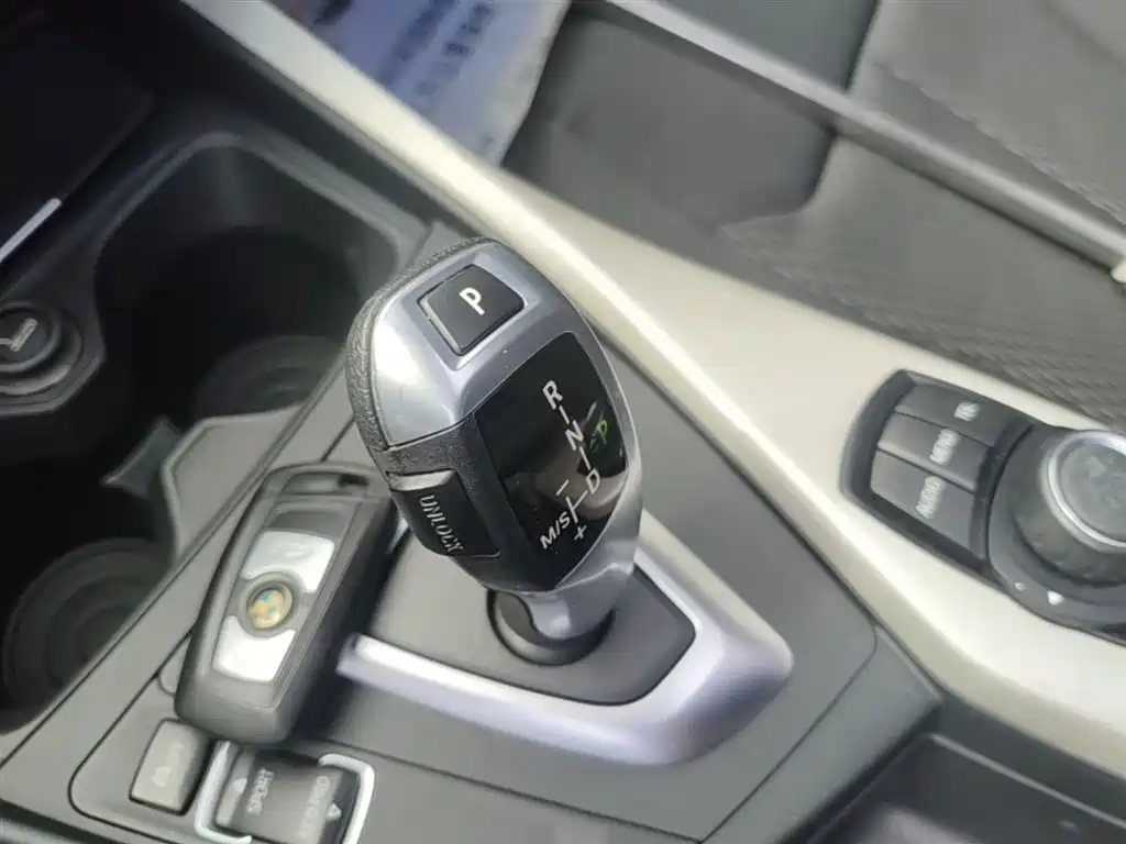 BMW 1 Series (Import) 2016 120i Leading Model фото 14