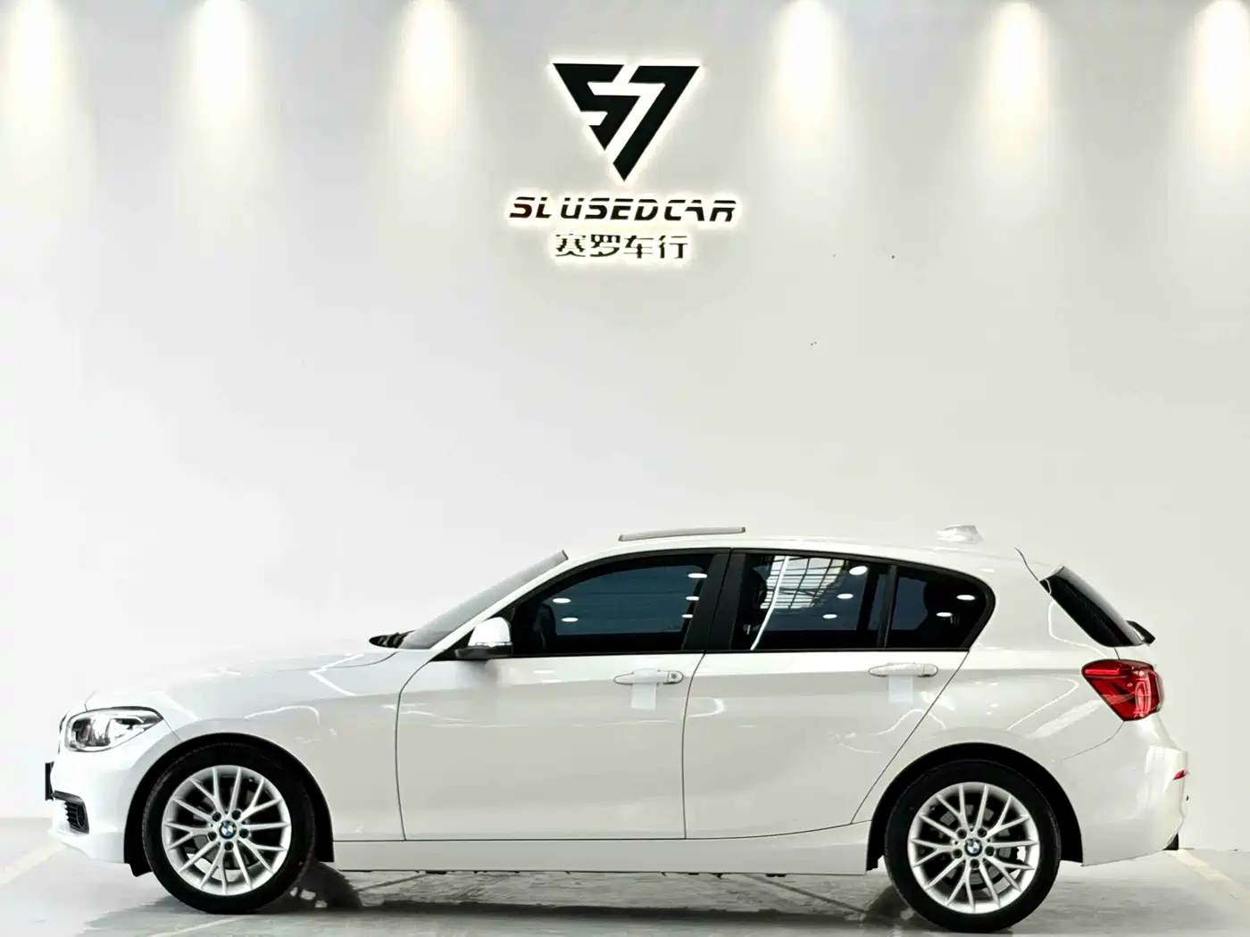 BMW 1 Series (Import) 2015 120i Leading фото 6