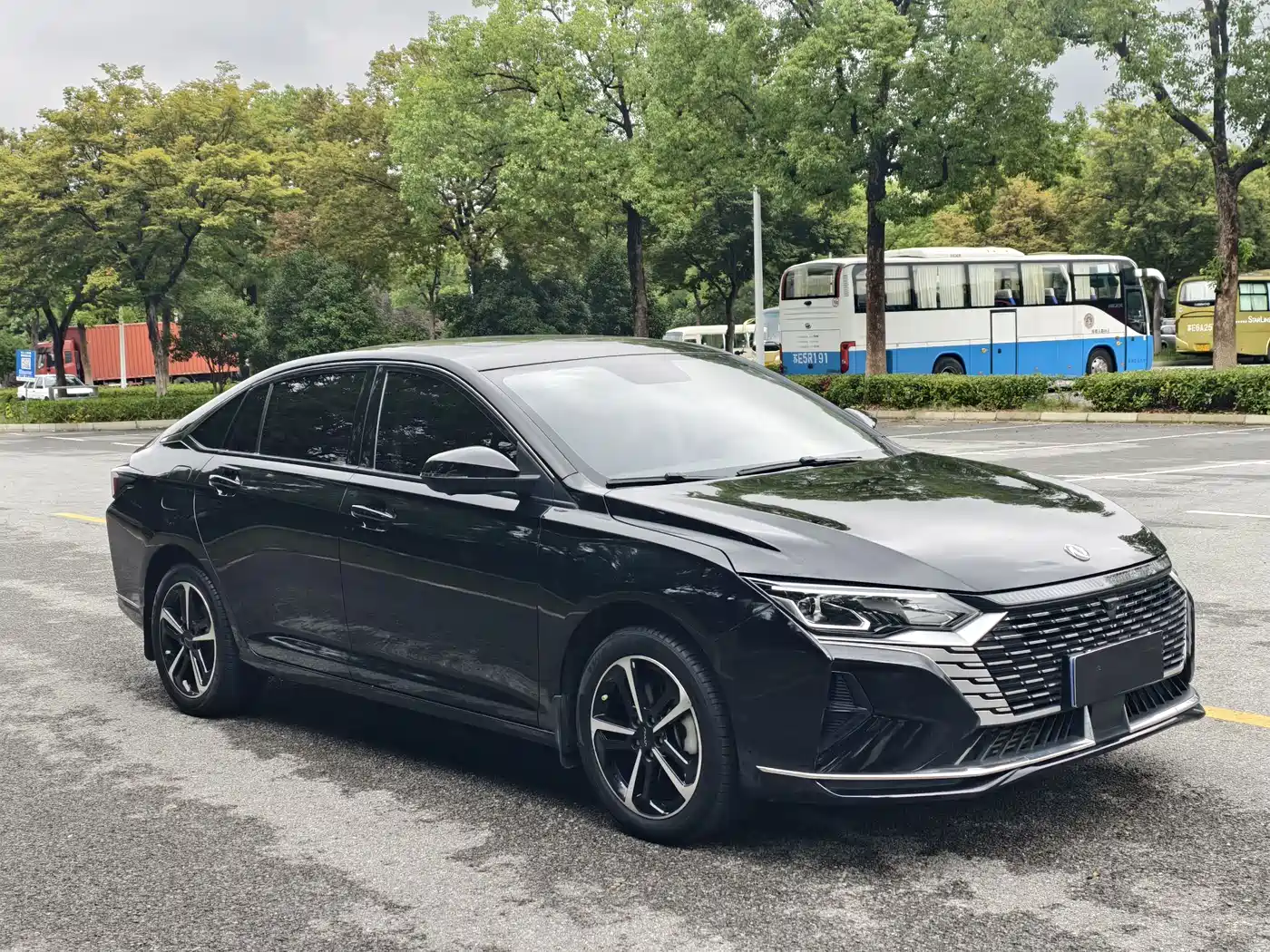 DONGFENG YI HYUN MAX