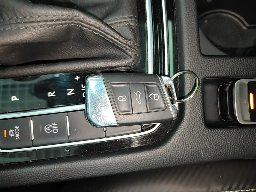 Volkswagen FAW-Volkswagen CC 2020 330TSI Glamour Version China VI фото 9