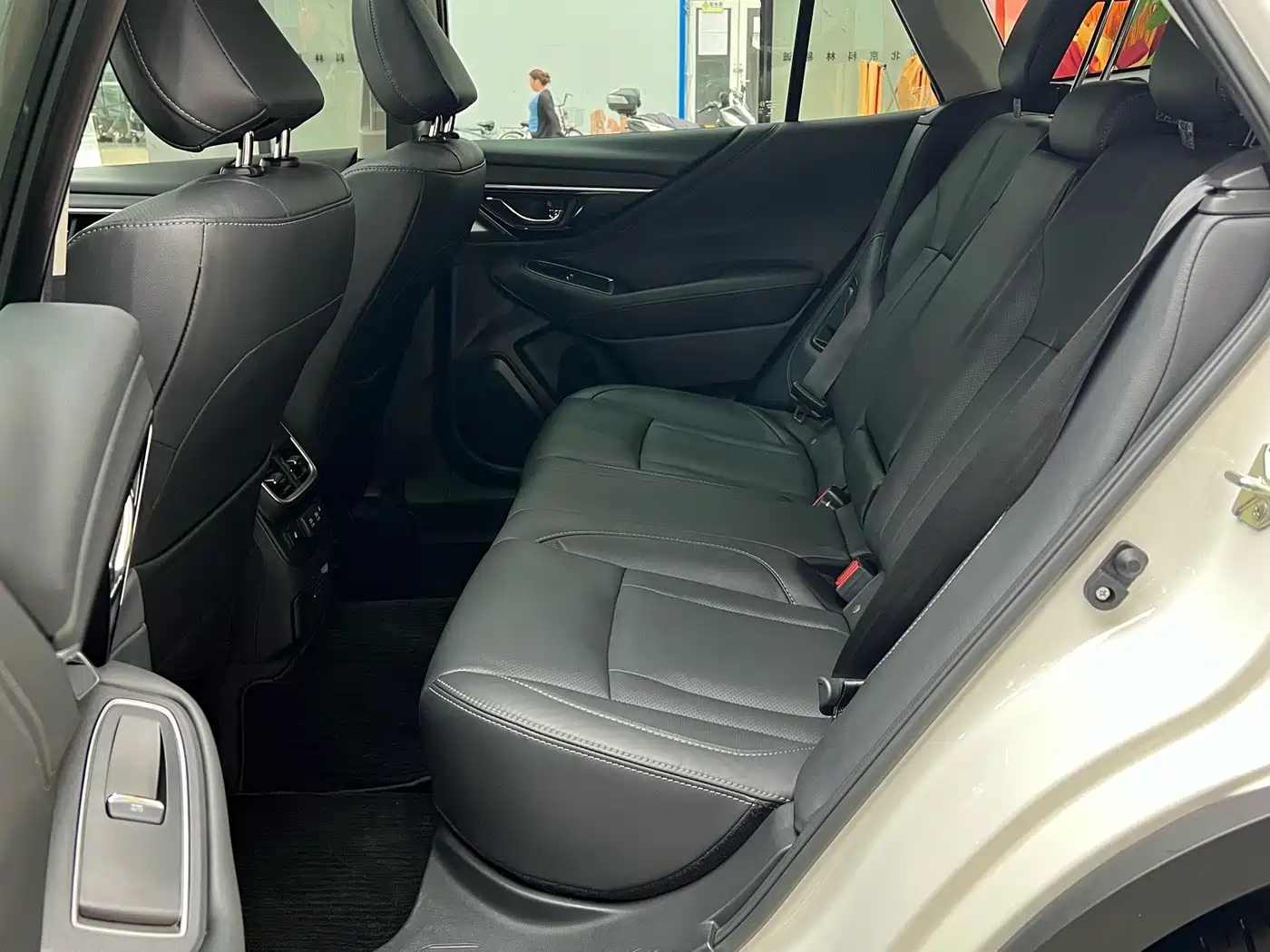 SUBARU OUTBACK