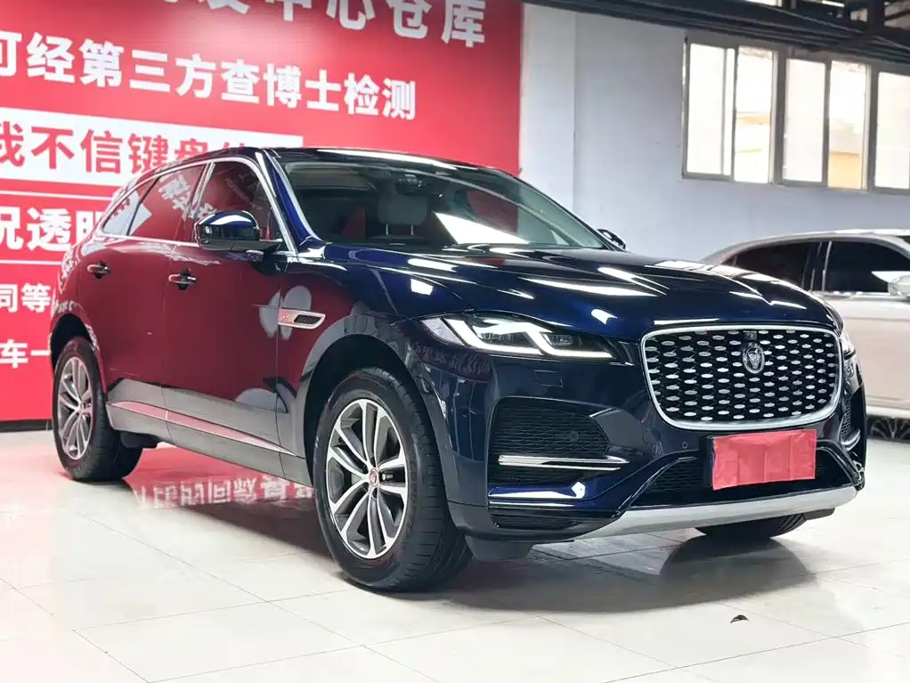 Фото 3 - Jaguar F-PACE