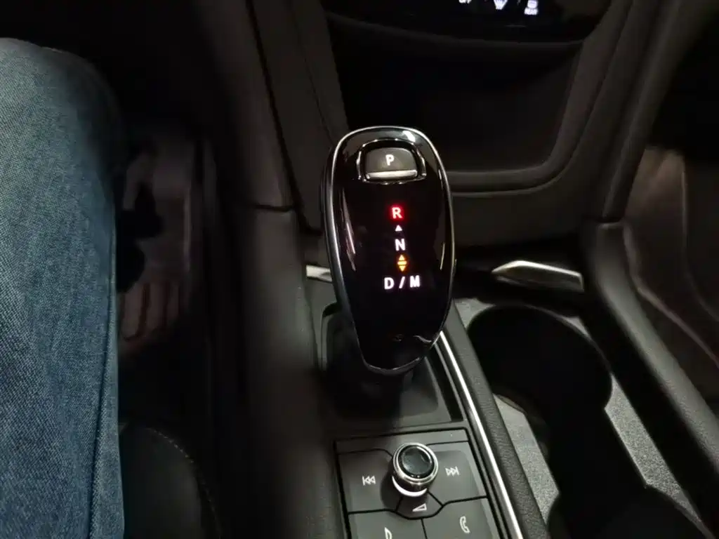 Cadillac XT5 2022 2.0T 2WD Luxury фото 14