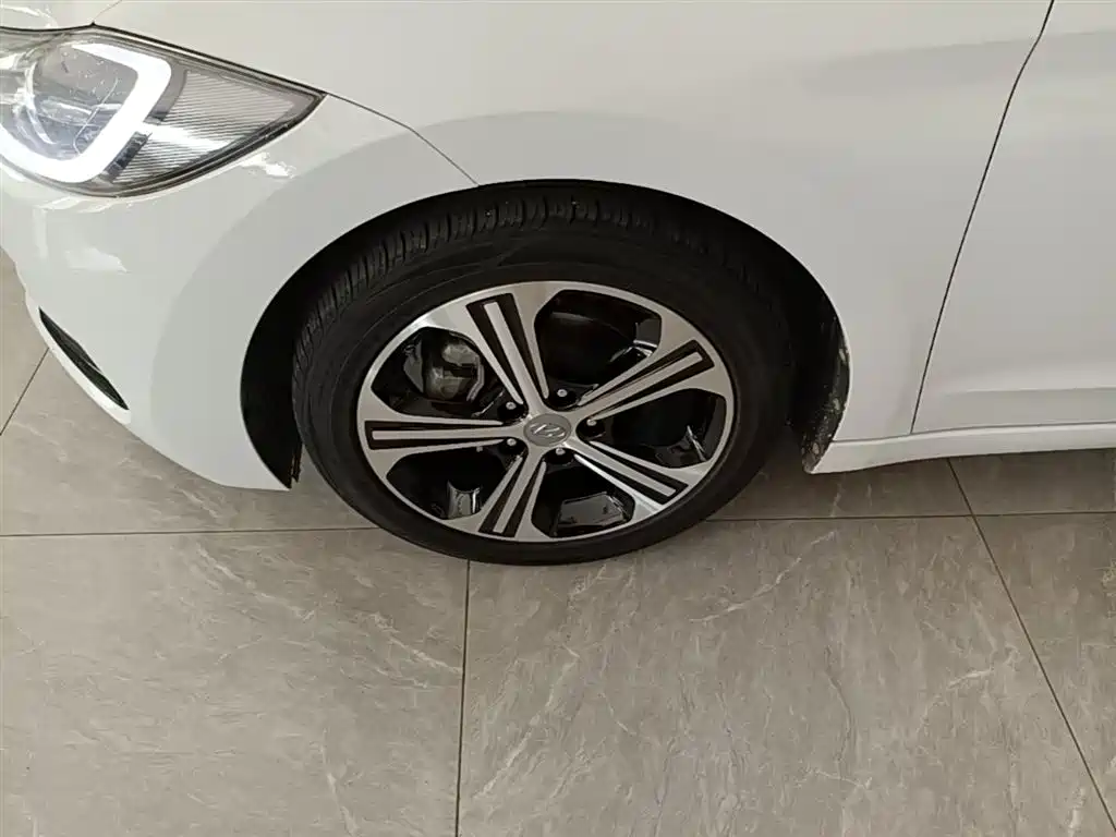 Hyundai Elantra 2018 1.4T DCT Dynamic·Vitality Model фото 23