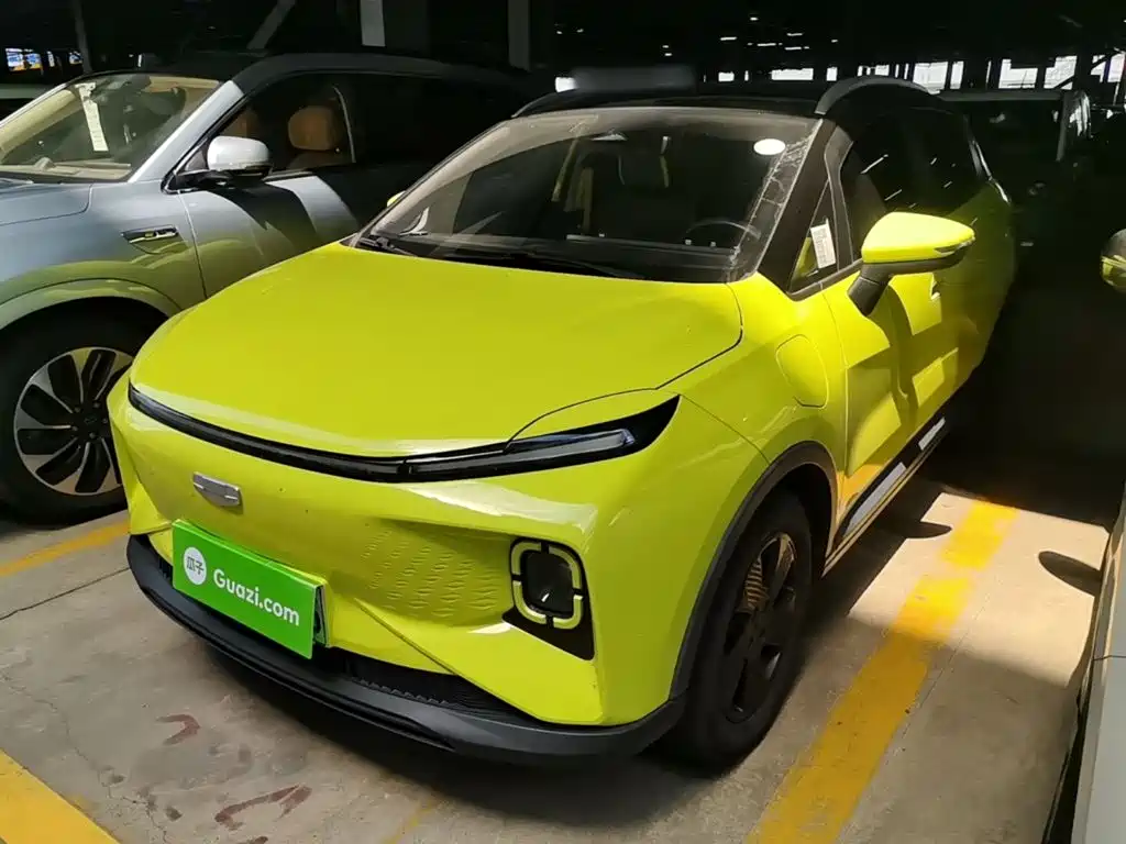 Фото 1 - Geely Geometry E Firefly