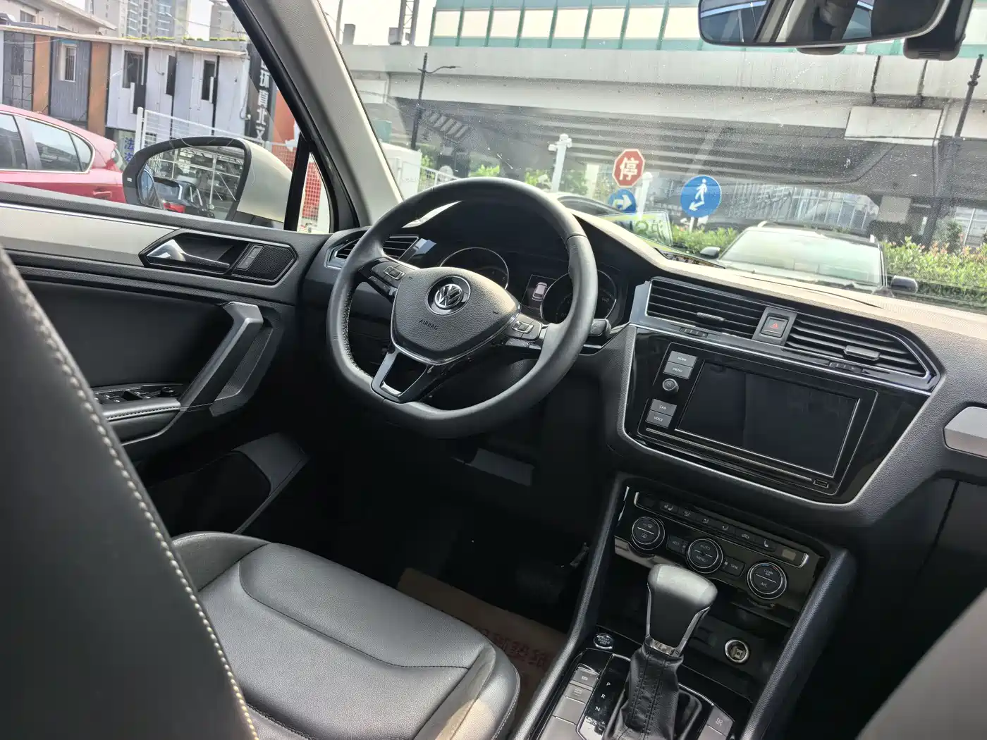 Volkswagen Tiguan L 2018 330TSI Automatic 2WD Luxury Edition фото 12