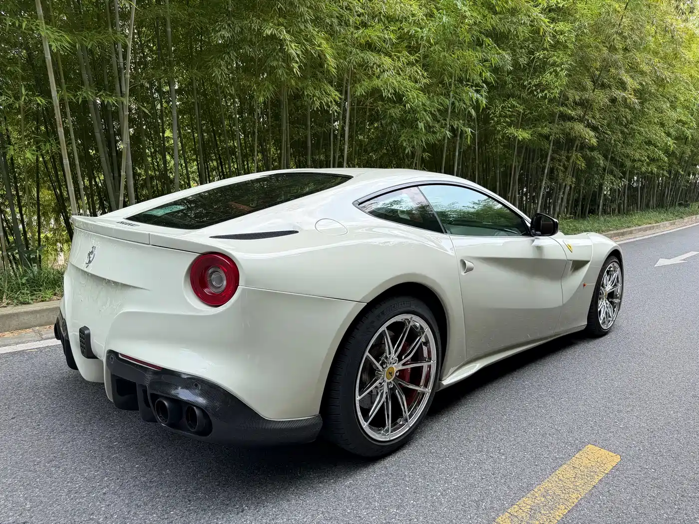 Ferrari F12berlinetta 2013 6.3L Standard фото 6