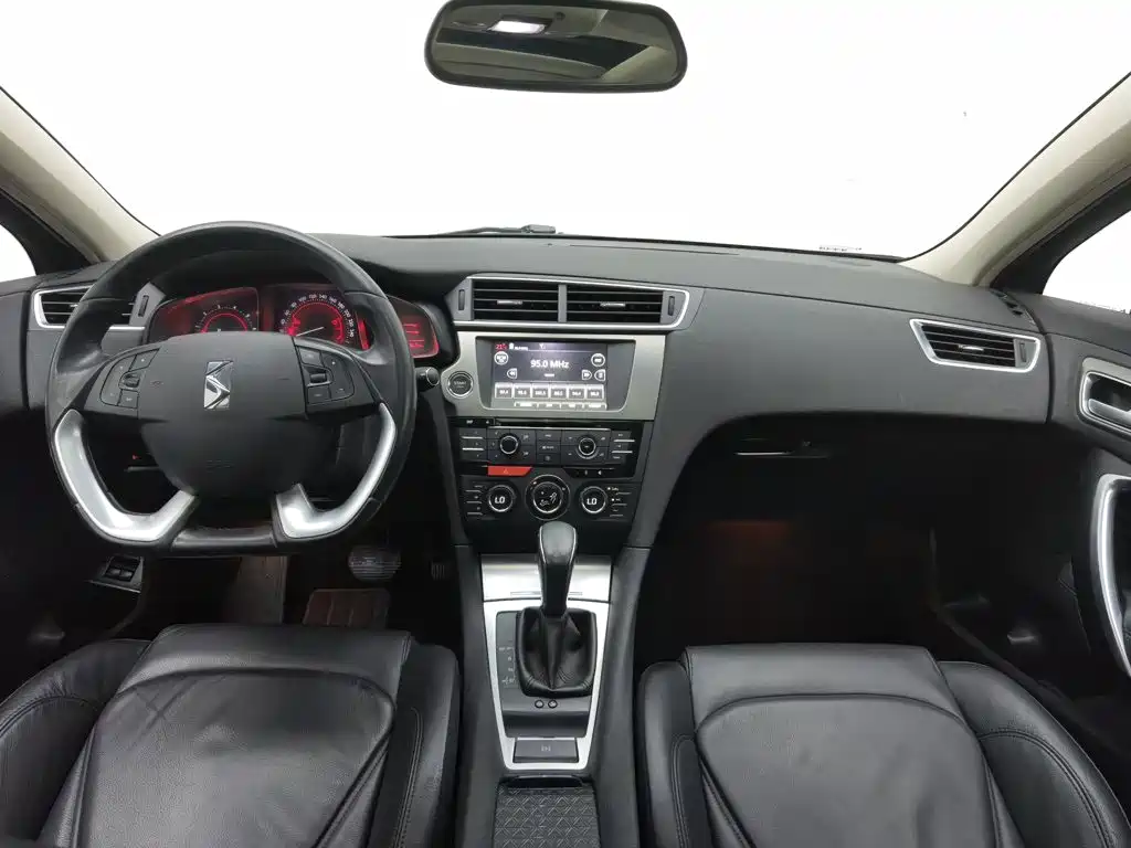 DS 5LS 2014 2014 1.6T Luxury THP160
