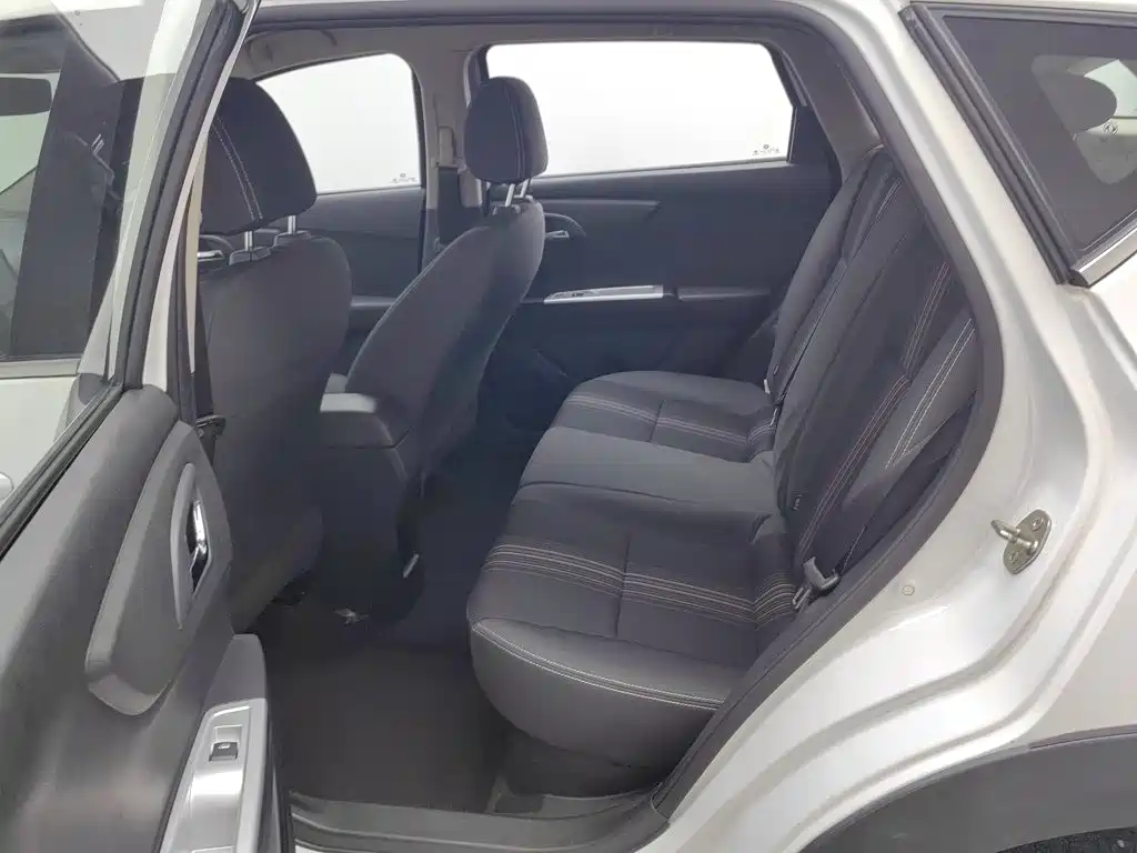 Dongfeng Aeolus Dongfeng Fengshen AX3 2017 2016 1.5L Manual Trendy Cool Edition