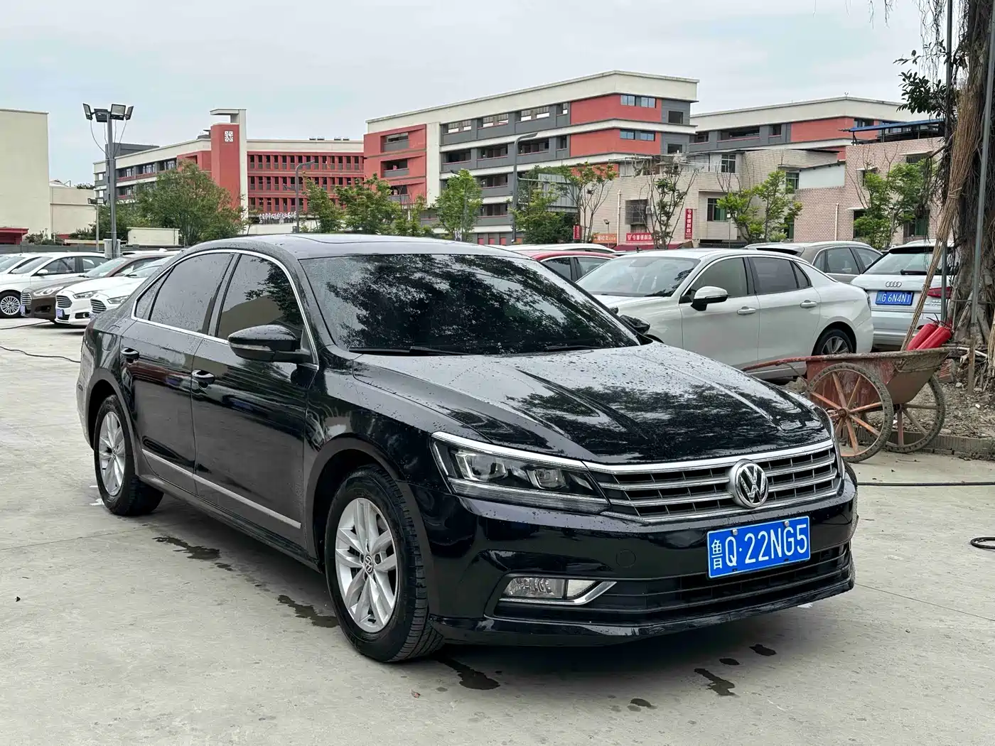Volkswagen Passat 2016 330TSI DSG Honor Edition фото 3