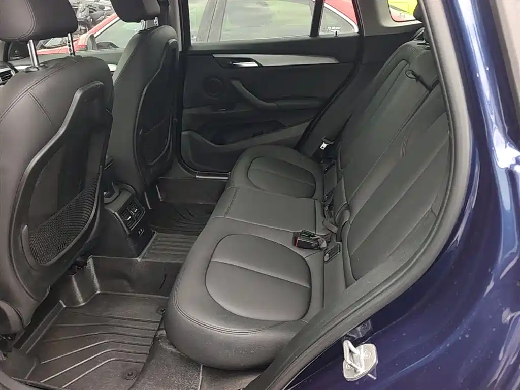 BMW X1 2019 sDrive18Li Fashion Model фото 17