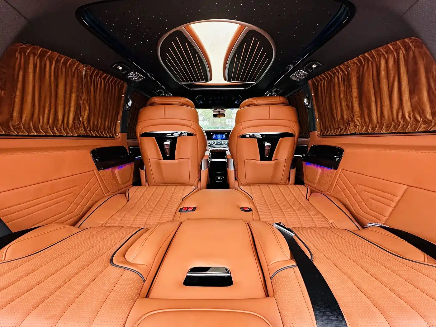 Mercedes-Benz Vito 2023 2.0T Business 7-Seater фото 14