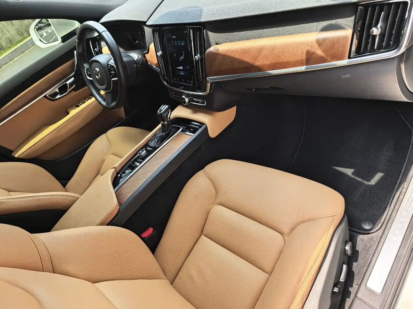 Фото 13 - Volvo S90
