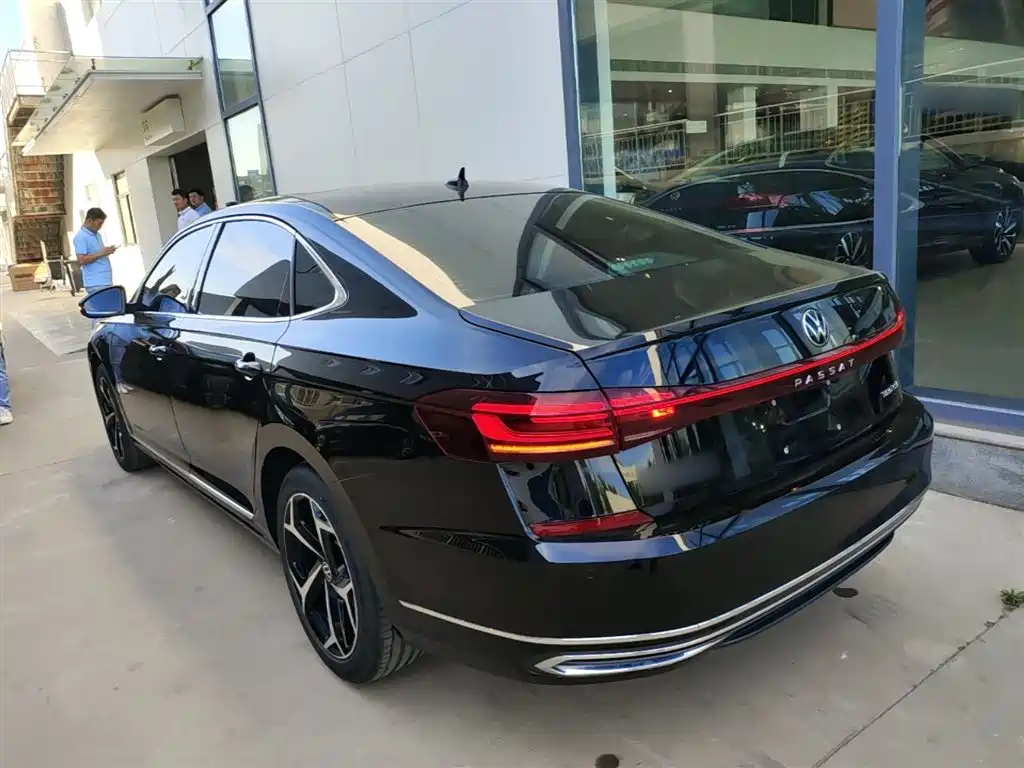 Volkswagen Passat 2025 Outstanding 380TSI Starlight Dragon Soaring Edition фото 5