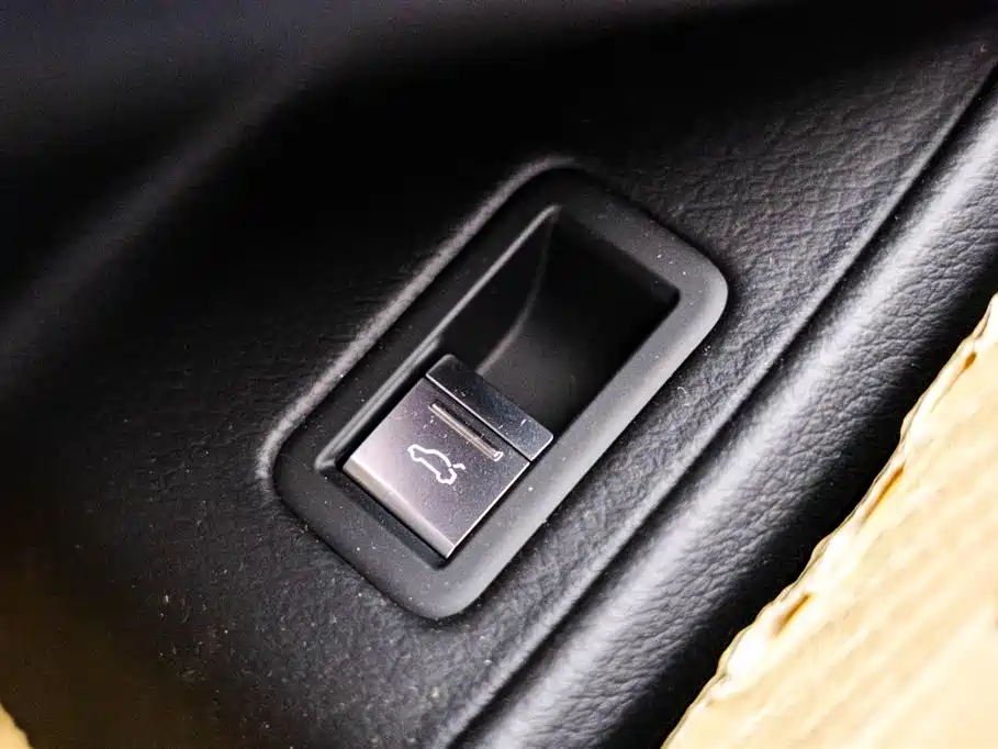Audi A8 2025 A8L 50 TFSI quattro Exclusive Selection фото 18