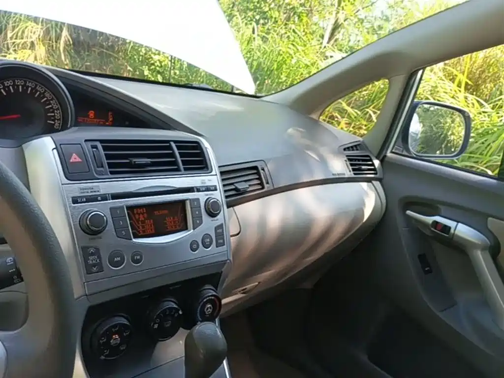 Toyota E'Z 2011 180E CVT Elite Edition фото 10