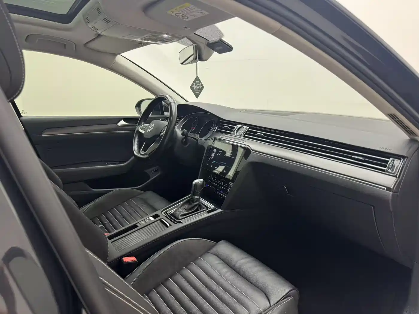 Volkswagen Magotan 2020 330TSI DSG Leading фото 7