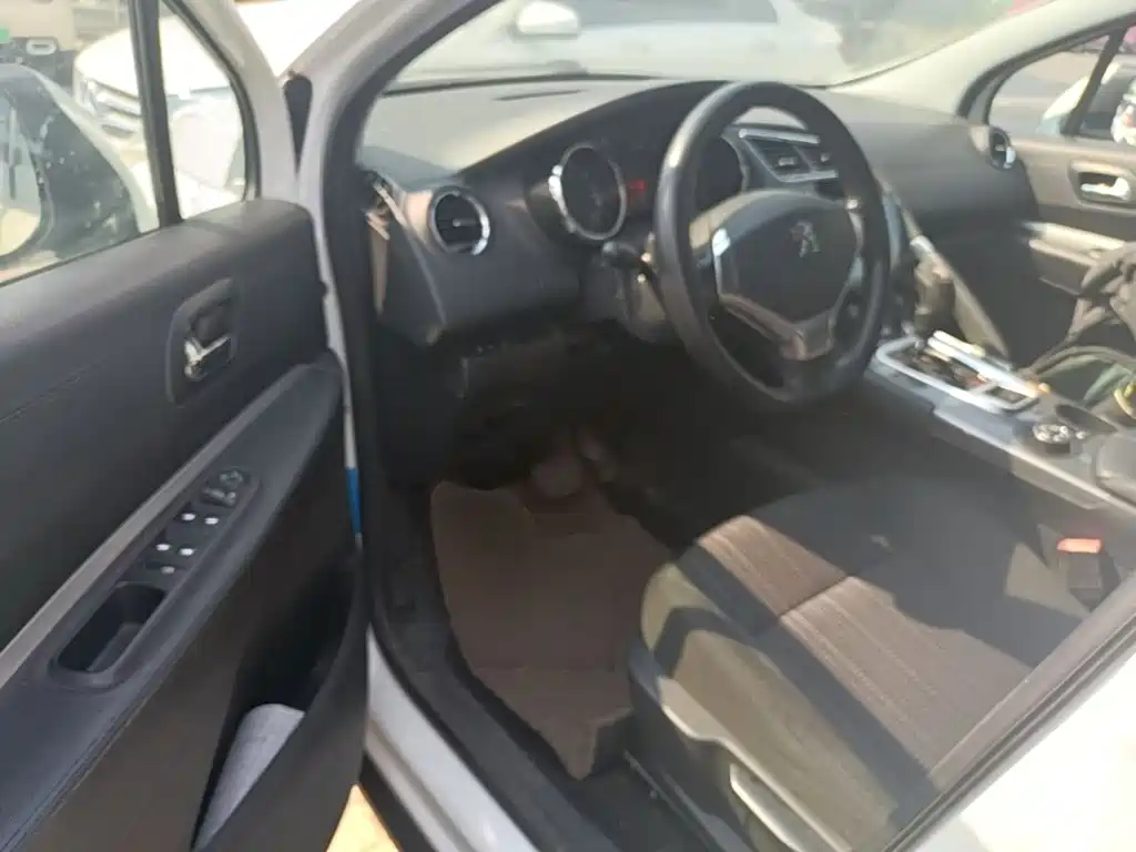 Peugeot 3008 2017 2016 1.6THP Automatic Standard Edition