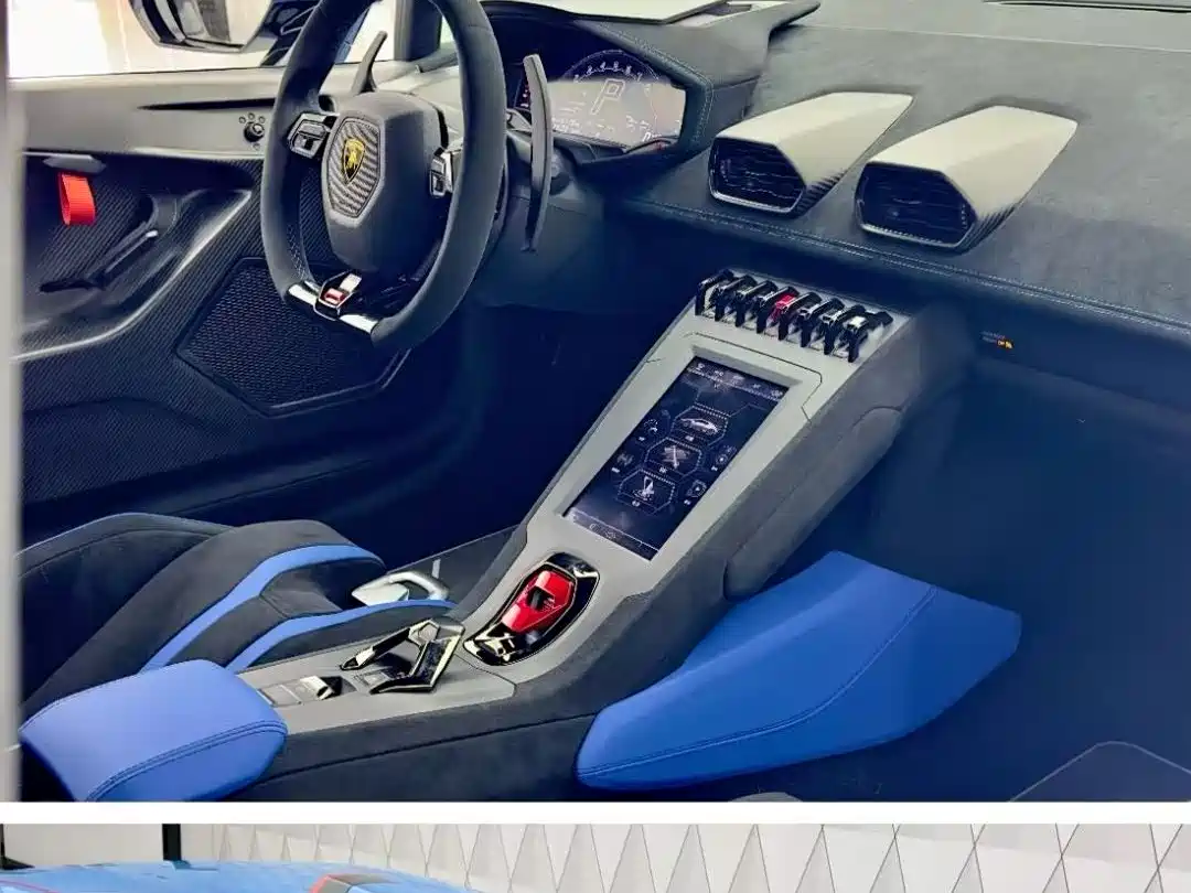 LAMBORGHINI HURACÁN