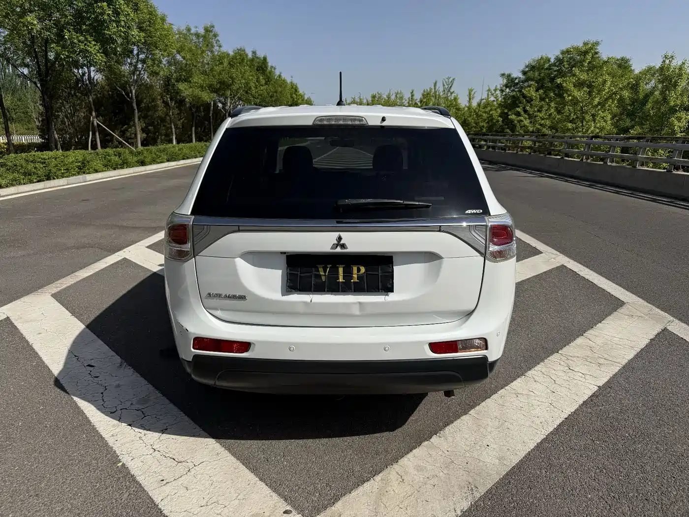 Mitsubishi Outlander (Import) 2013 2.4L 4WD Luxury Navigation 5-seater фото 9