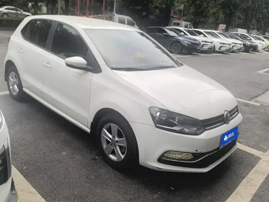 Volkswagen Polo 2016 1.4L Automatic Trend фото 2