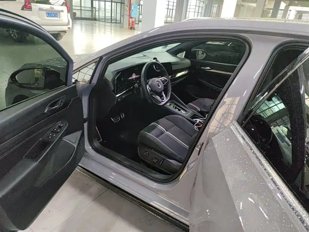 Volkswagen Golf 2021 280TSI DSG R-Line фото 6