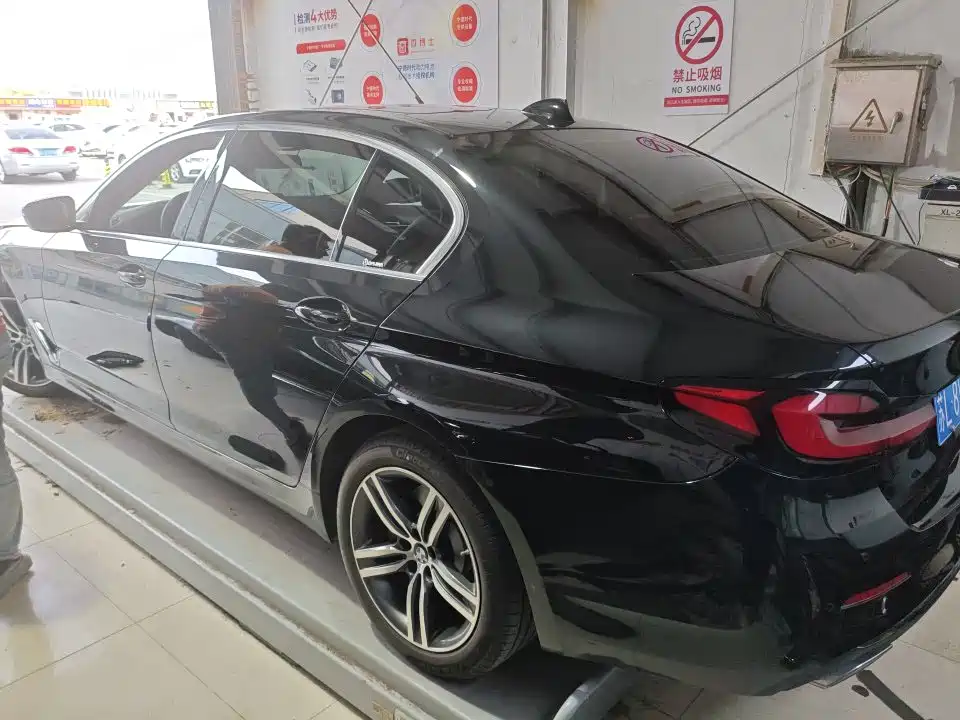 BMW 5 Series 2021 530Li Leading Luxury Package фото 4