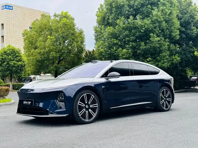 NIO NIO ET9 2025 100kWh Signature Edition