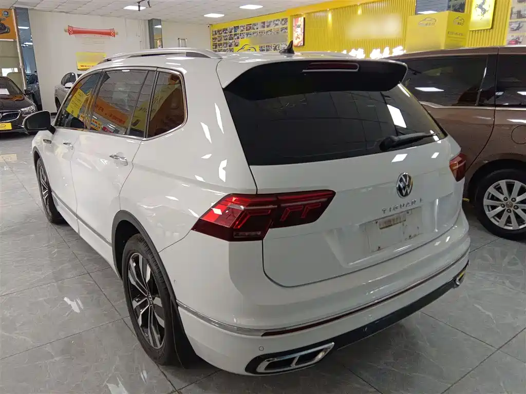 Volkswagen Tiguan L 2023 330TSI Auto 2WD R-Line Premium Edition фото 5