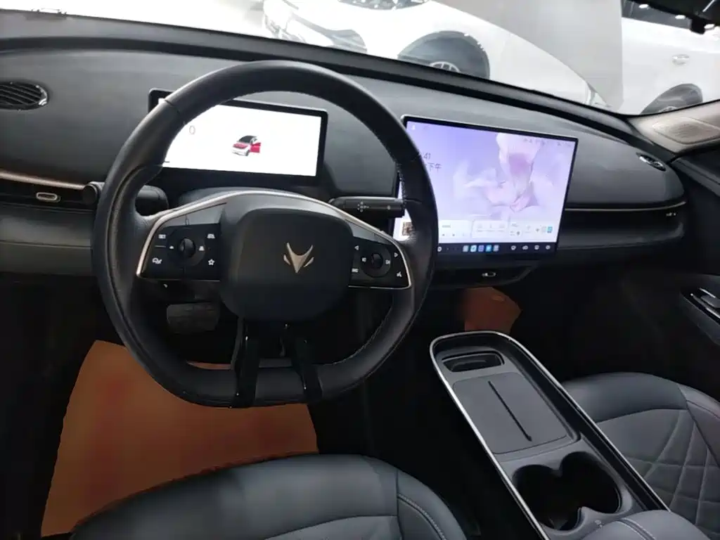 ARCFOX T1 2025 2025 Base Model